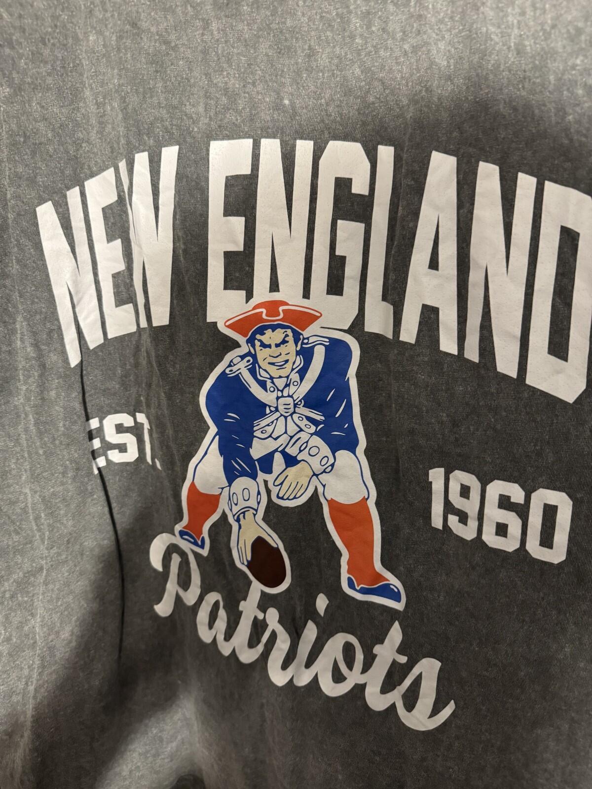 New England Patriots Team Apparel T Shirt Men Sz XL? Gray