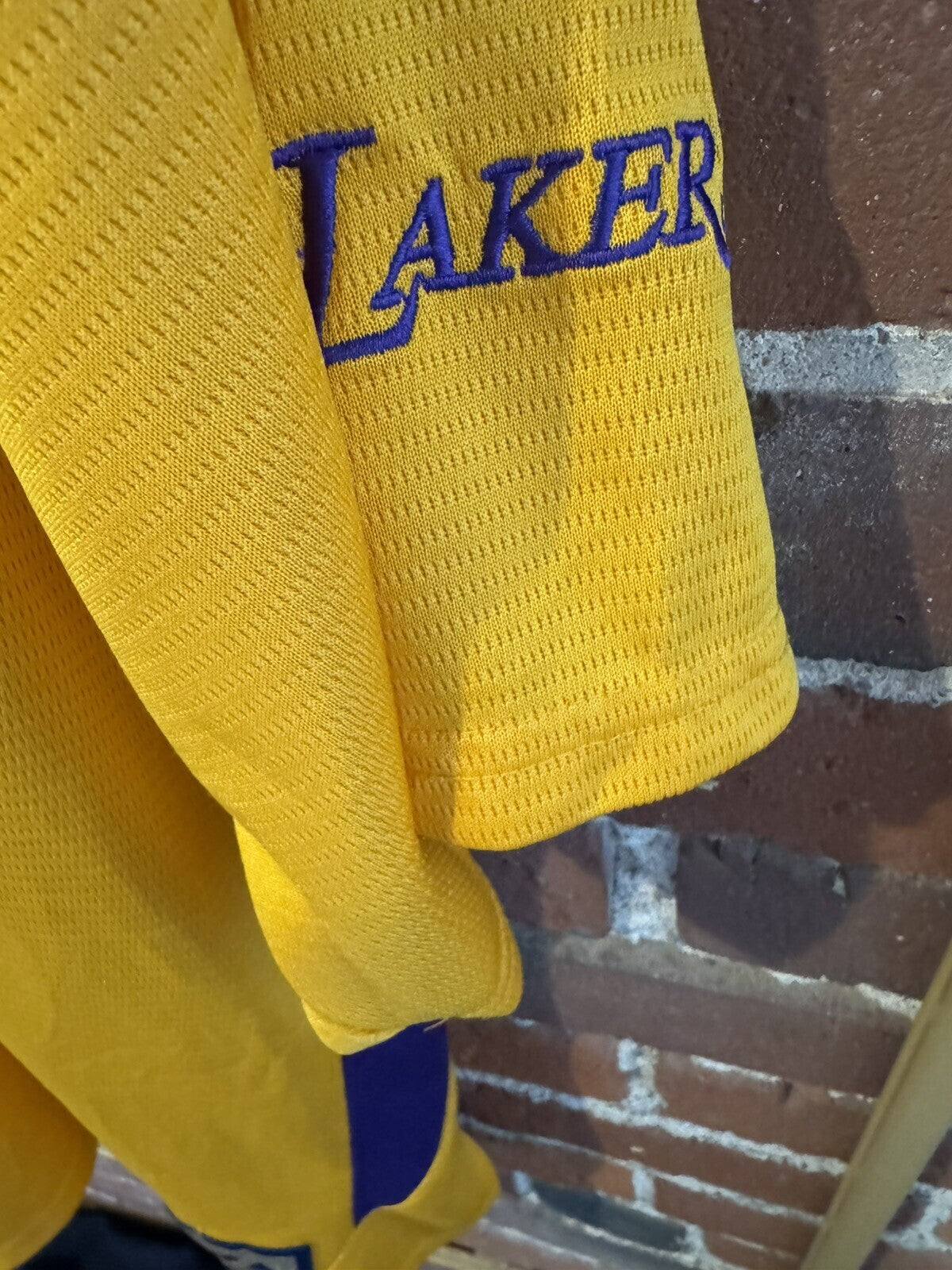 Los Angeles LA Lakers Majestic Shooting Shirt Men 2XL Yellow