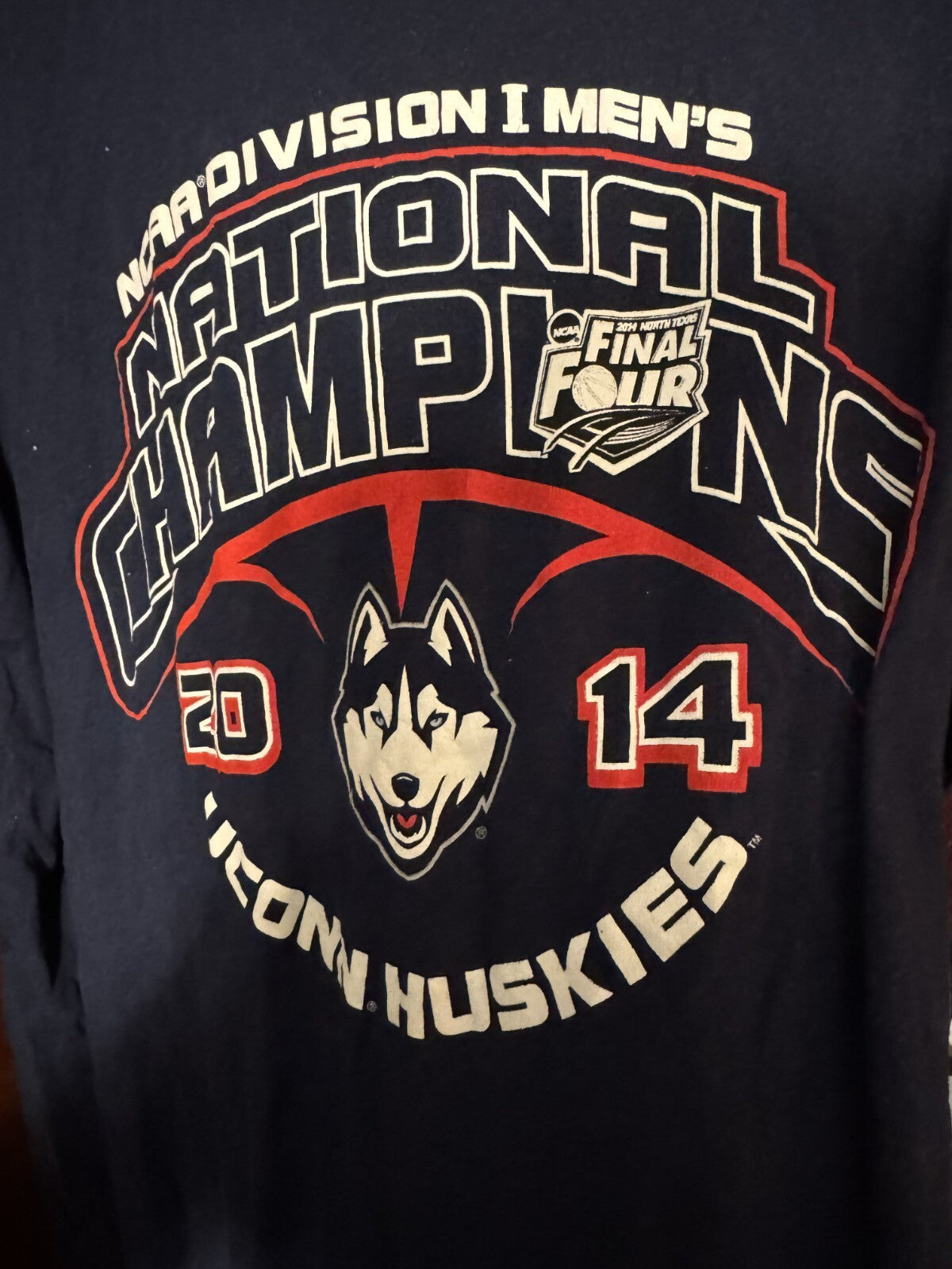 UConn Huskies 2014 NCAA National Champs Tee Men XL Blue