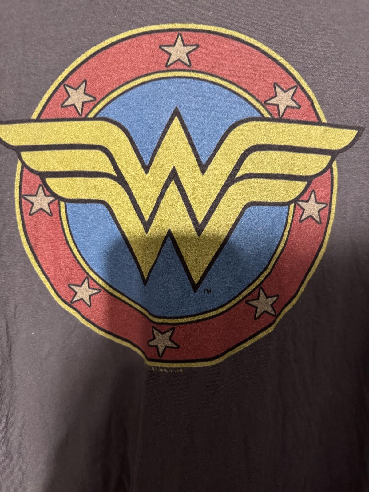 Wonder Woman T-Shirt Men Sz XL ? Gray DC Comics