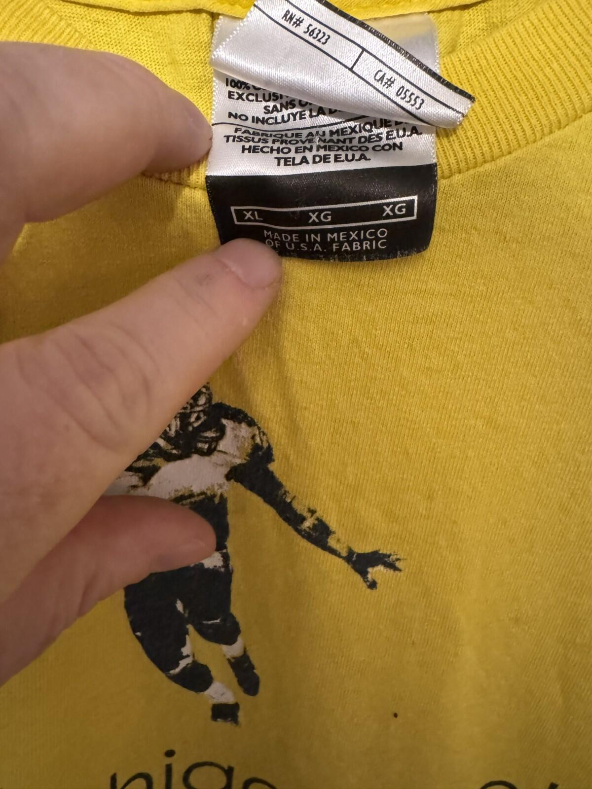 Michigan Wolverines Vintage 2004 T-shirt Sz XL Yellow