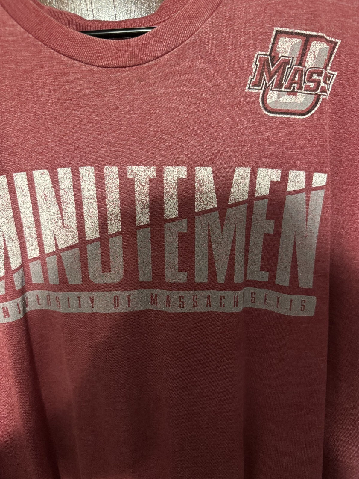 UMass Minutemen Logo NCAA T-shirt Men's L Red