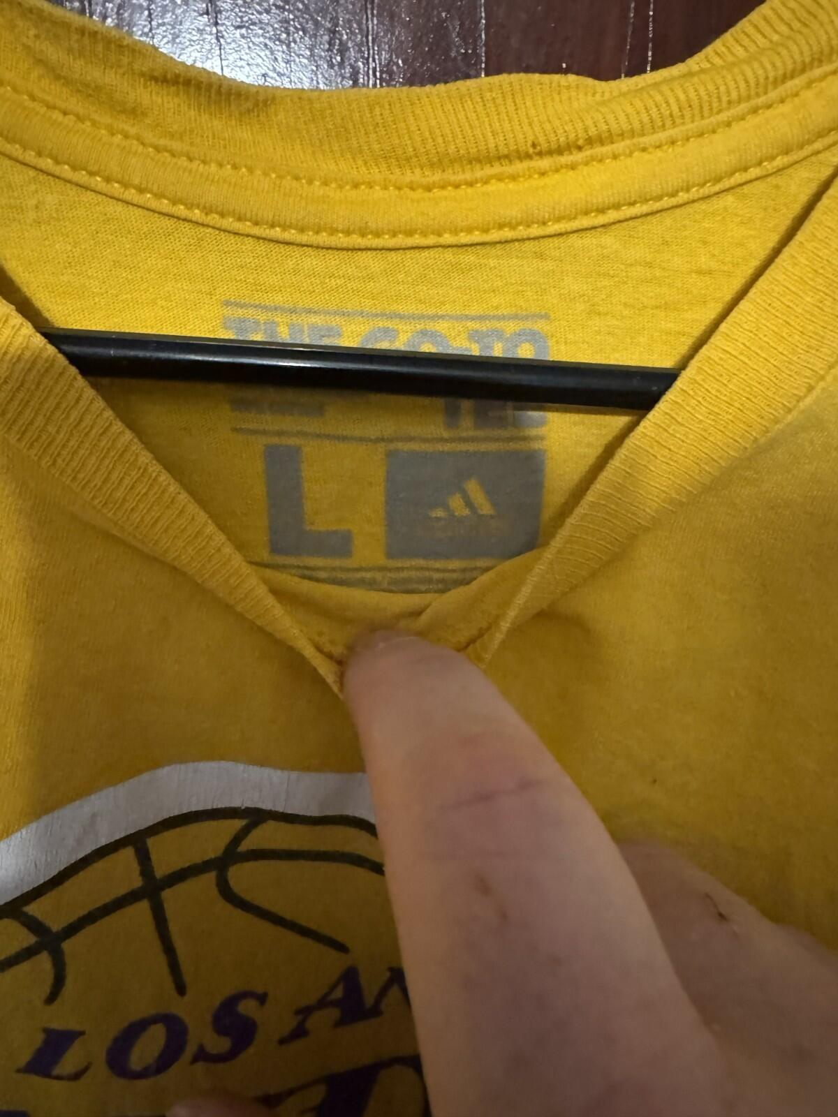 Los Angeles Lakers Adidas Men Size L Yellow S/S T-Shirt