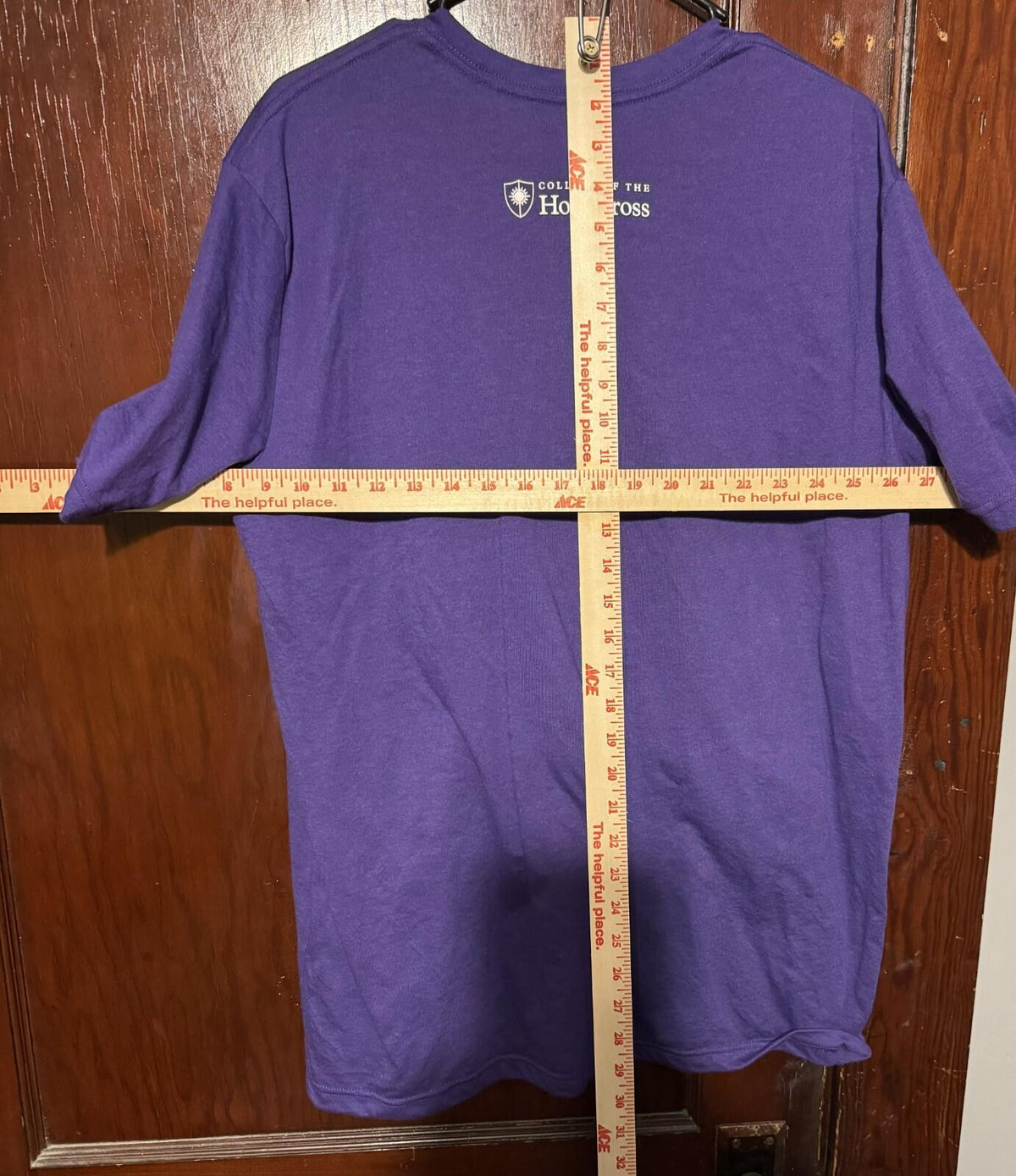 Holy Cross Crusaders Purple T-shirt Men's size XL