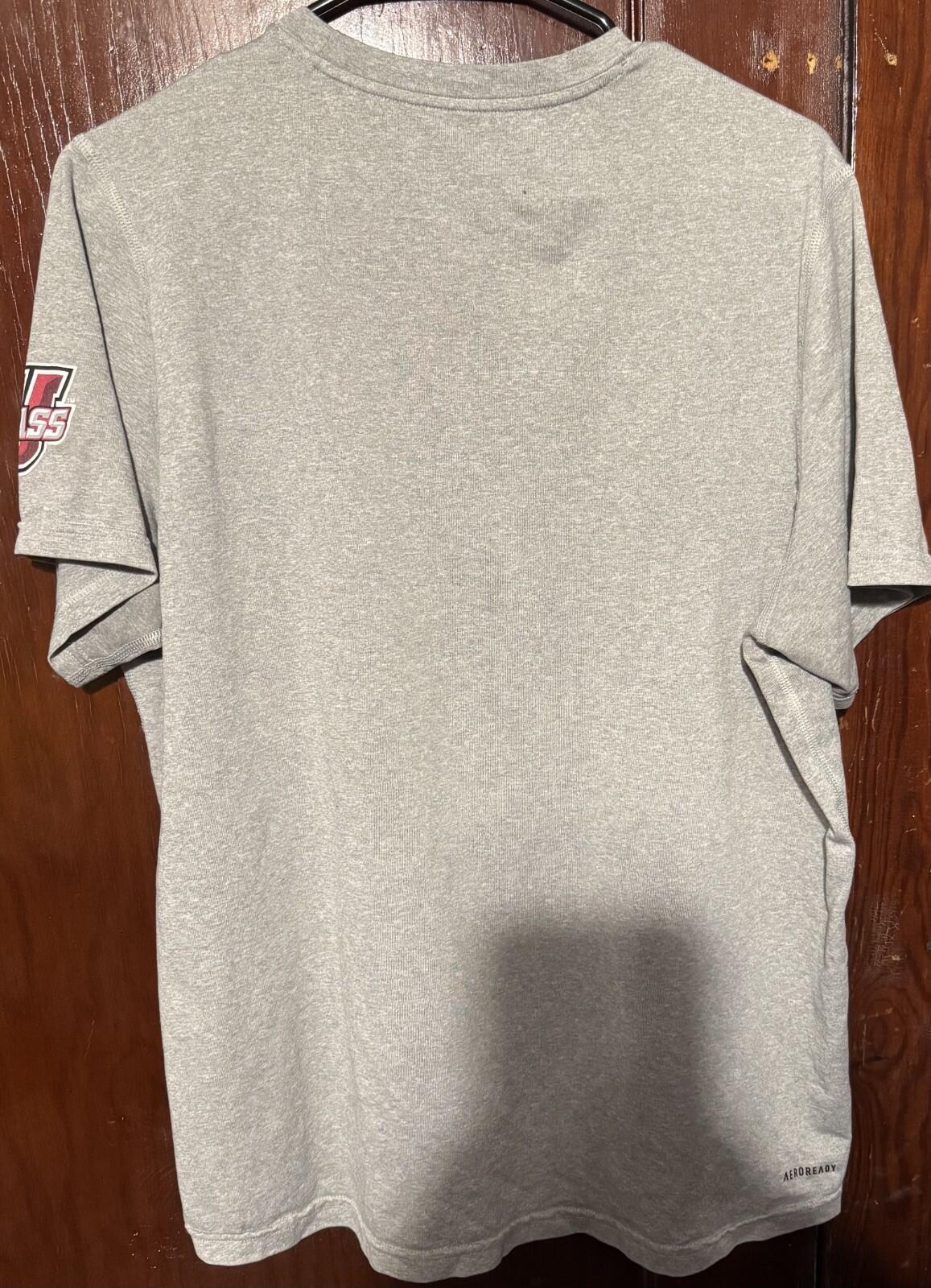 UMass Minutemen Short Sleeve Adidas T-shirt Men's L Gray