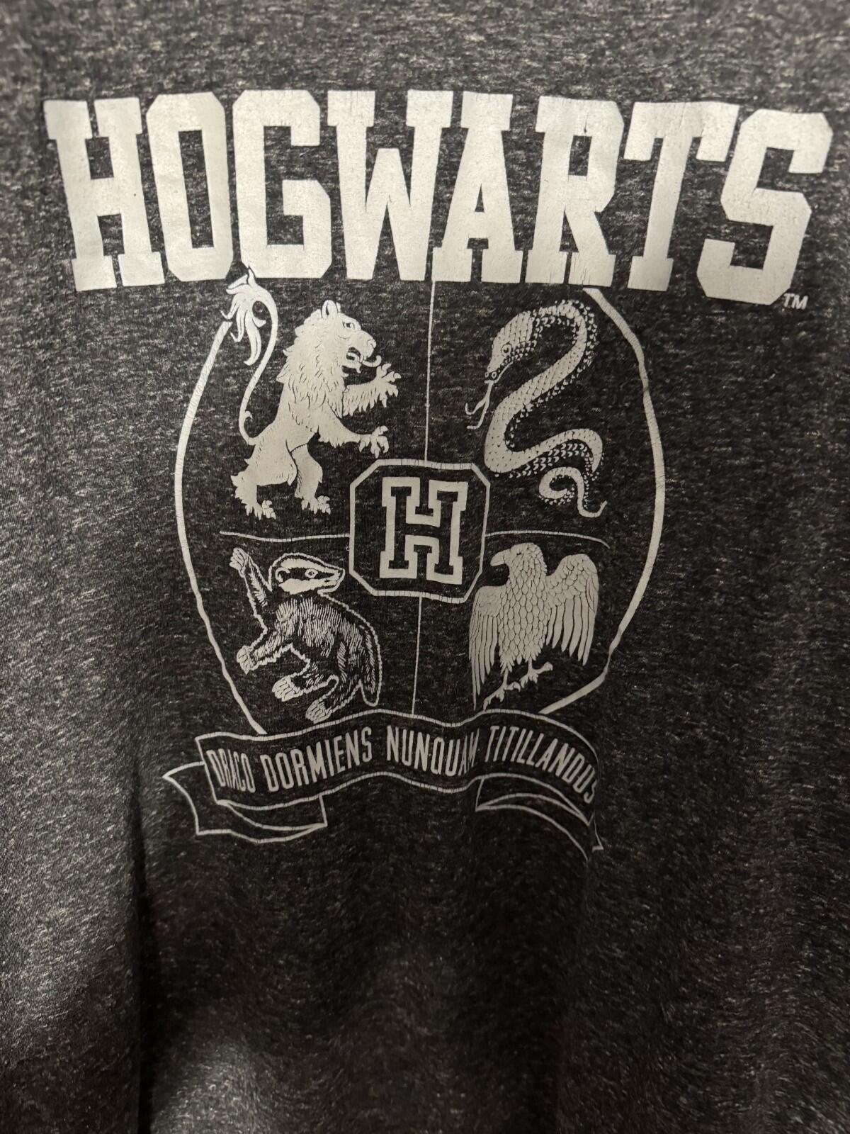 Harry Potter Hogwarts Super Soft T Shirt Men's Size 2XL Gray
