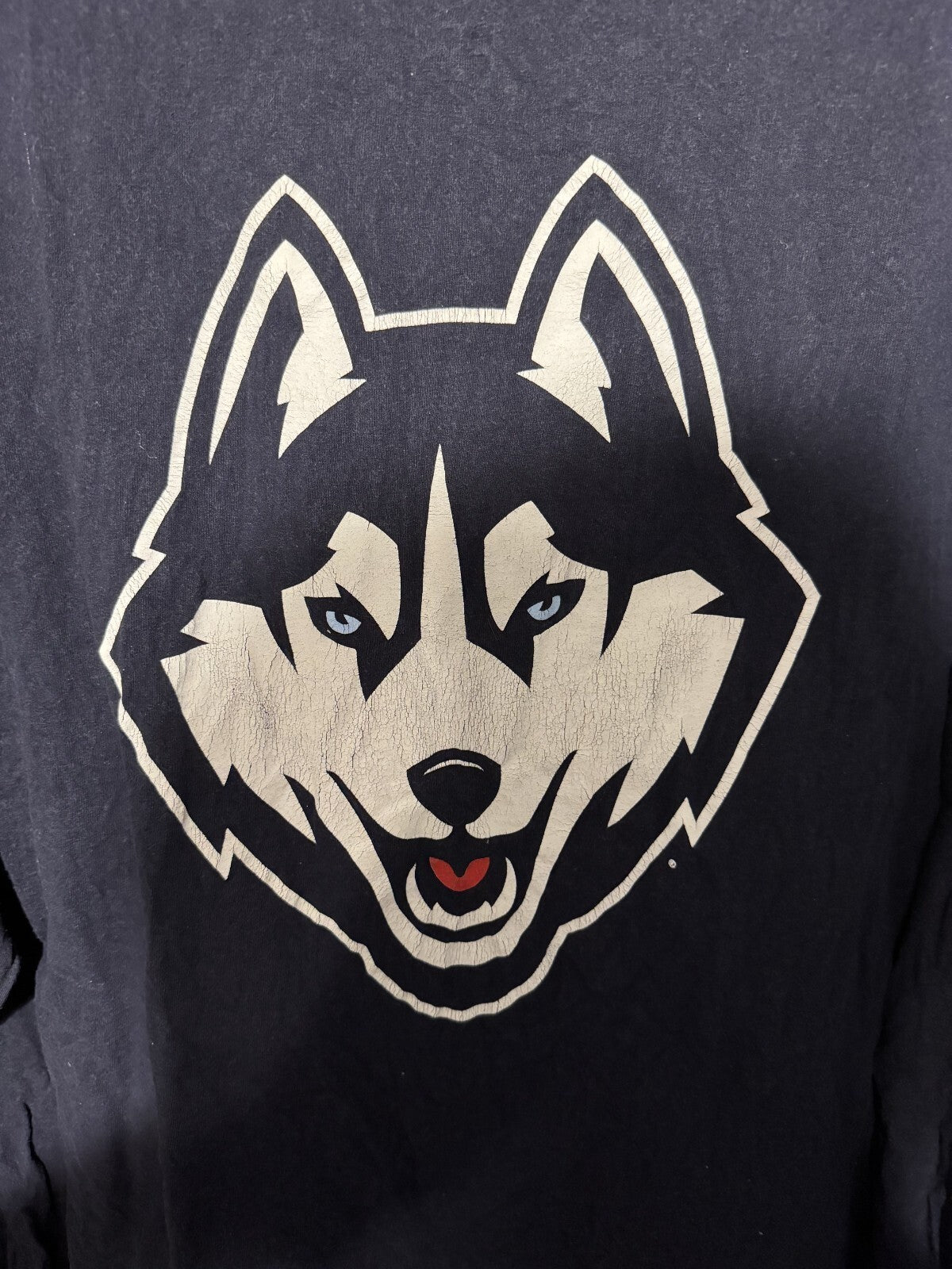UConn Huskies Champion Long Sleeve Tee Men's XL Blue