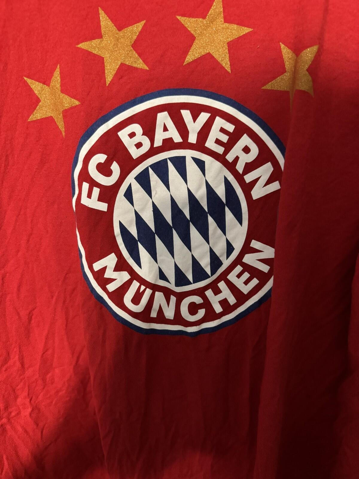 Bayern Munich FC Men's Soccer T-Shirt Size L Red