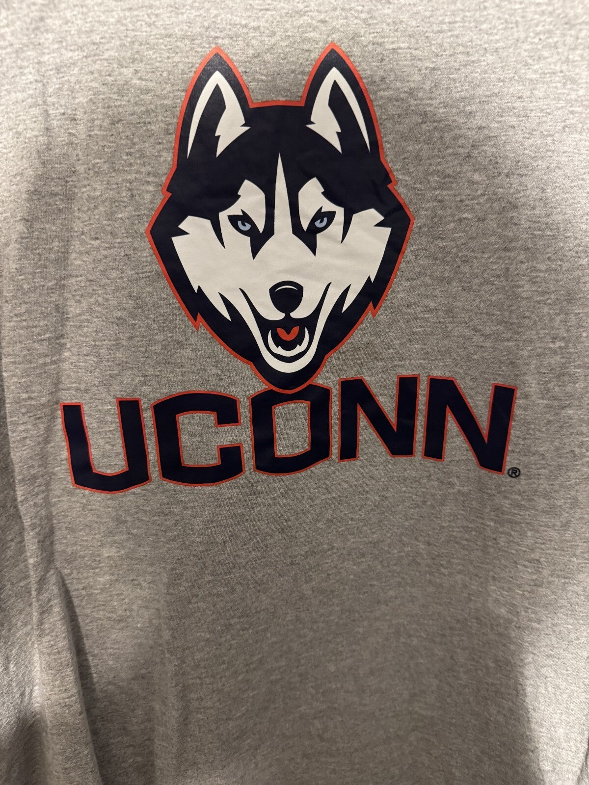 UConn Huskies Short Sleeve Tee Men's XL Gray