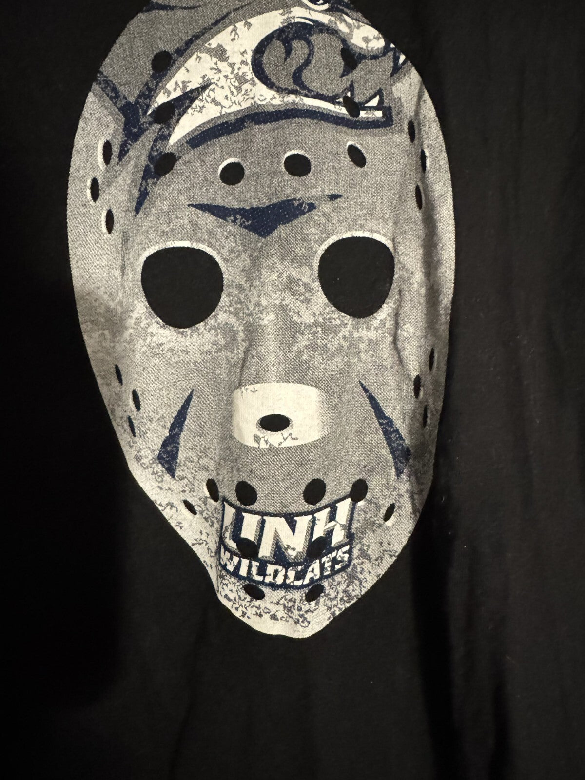 New Hampshire Wildcats UNH Hockey Mask T-shirt Men's L Black
