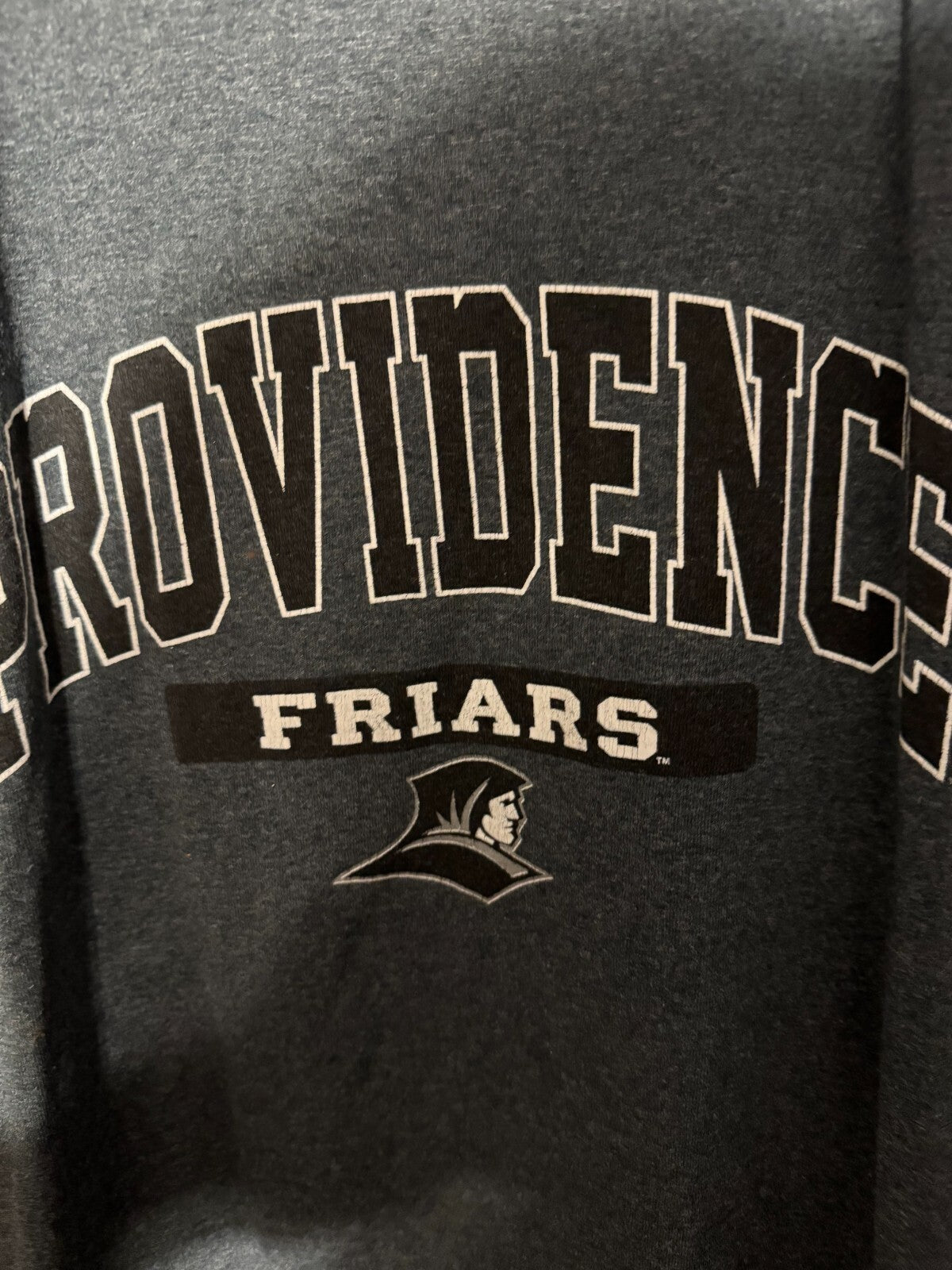 Providence Friars  S/S T-Shirt Men Sz L Gray