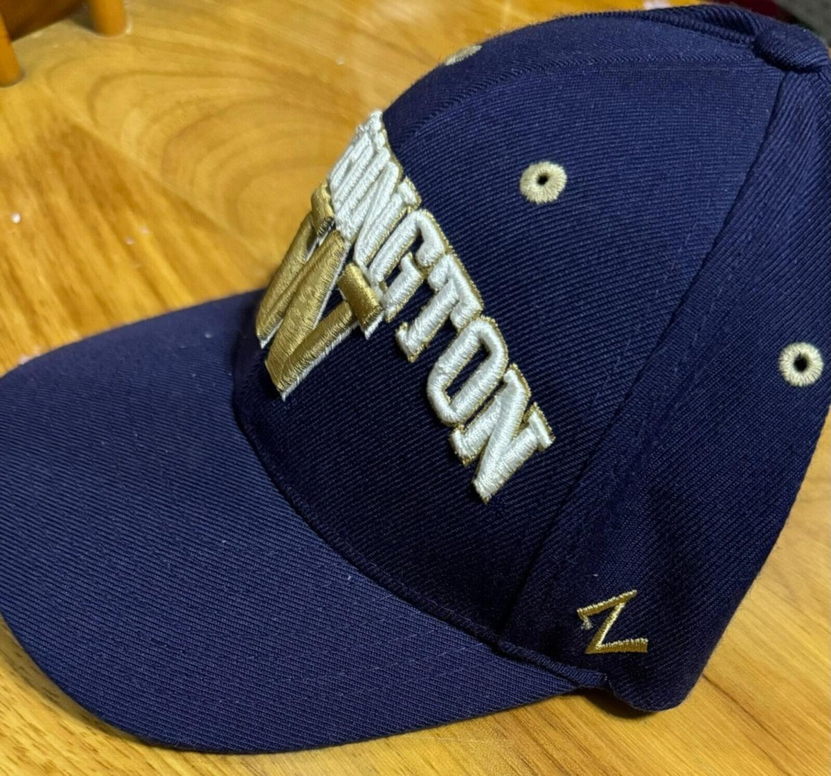 Washington Huskies Zephyr Hat OSFA Adjustable Purple NWOT