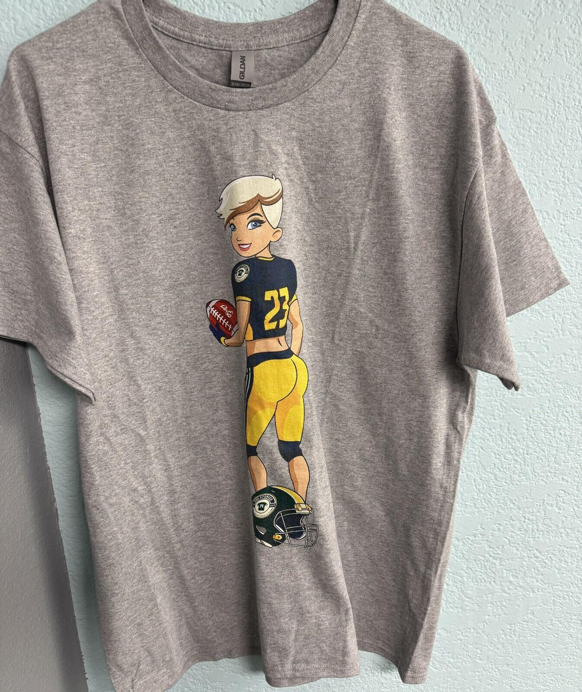Uni Stories T-Shirt Pinup Touchdown Torri Gray Men Sz L NWOT