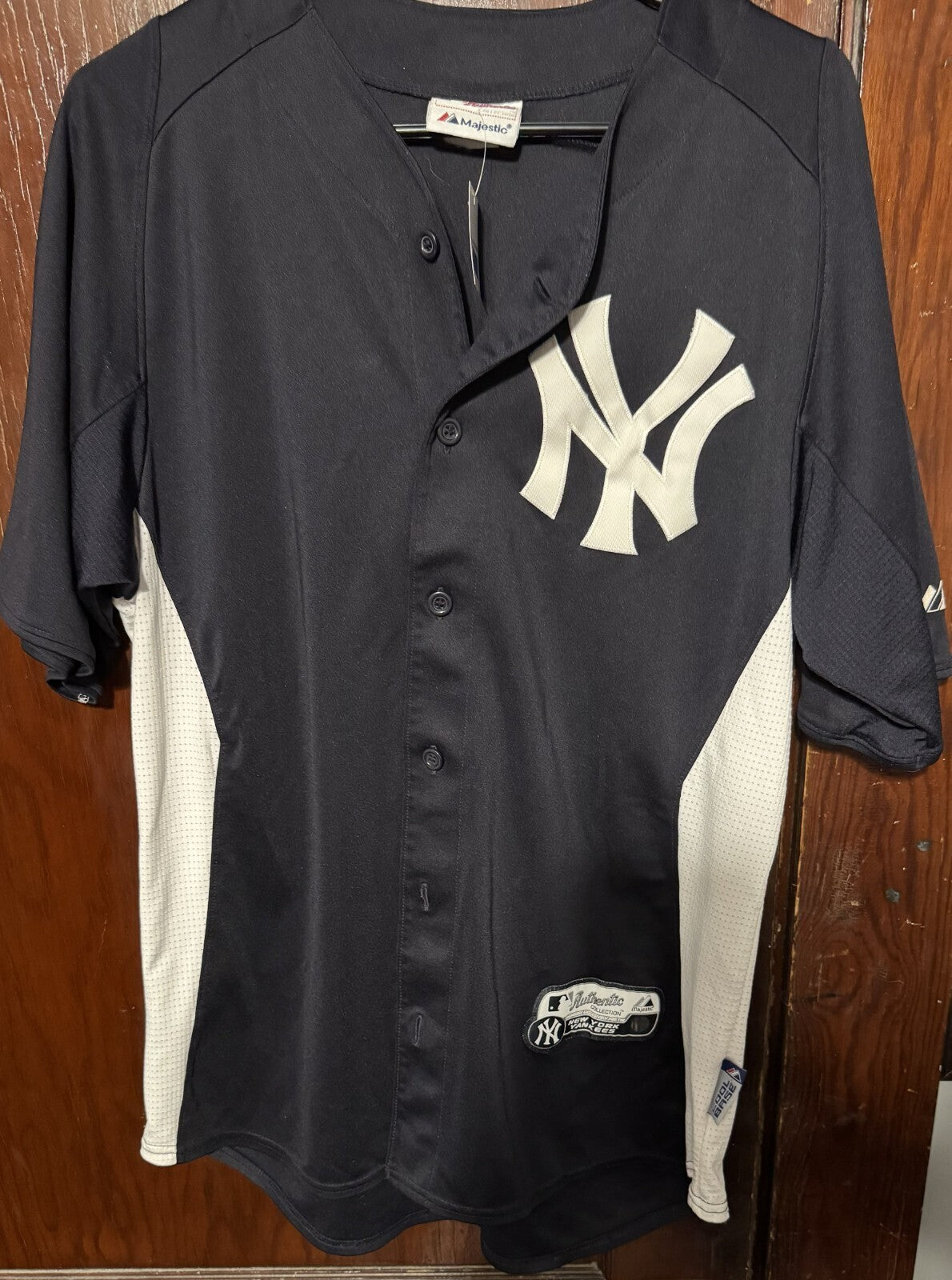 New York Yankees Majestic Button up Jersey Men Sz L (?) Blue
