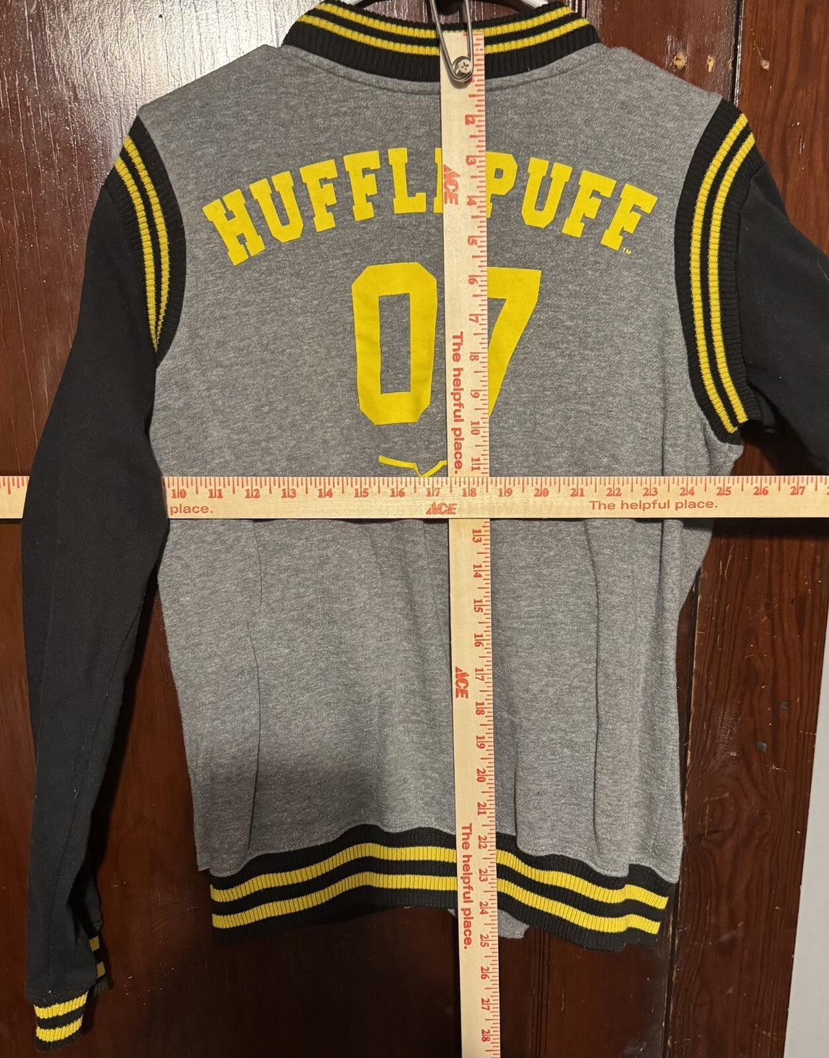 Harry Potter Hufflepuff Button Up Top Men's Size XL Gray