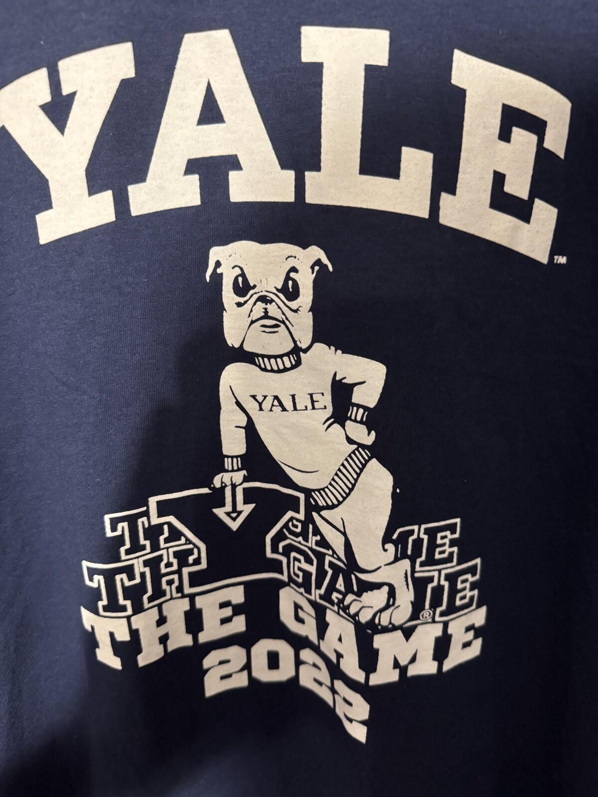 Yale Bulldogs t-shirt Men Sz L ? Blue NCAA Ivy League 2022