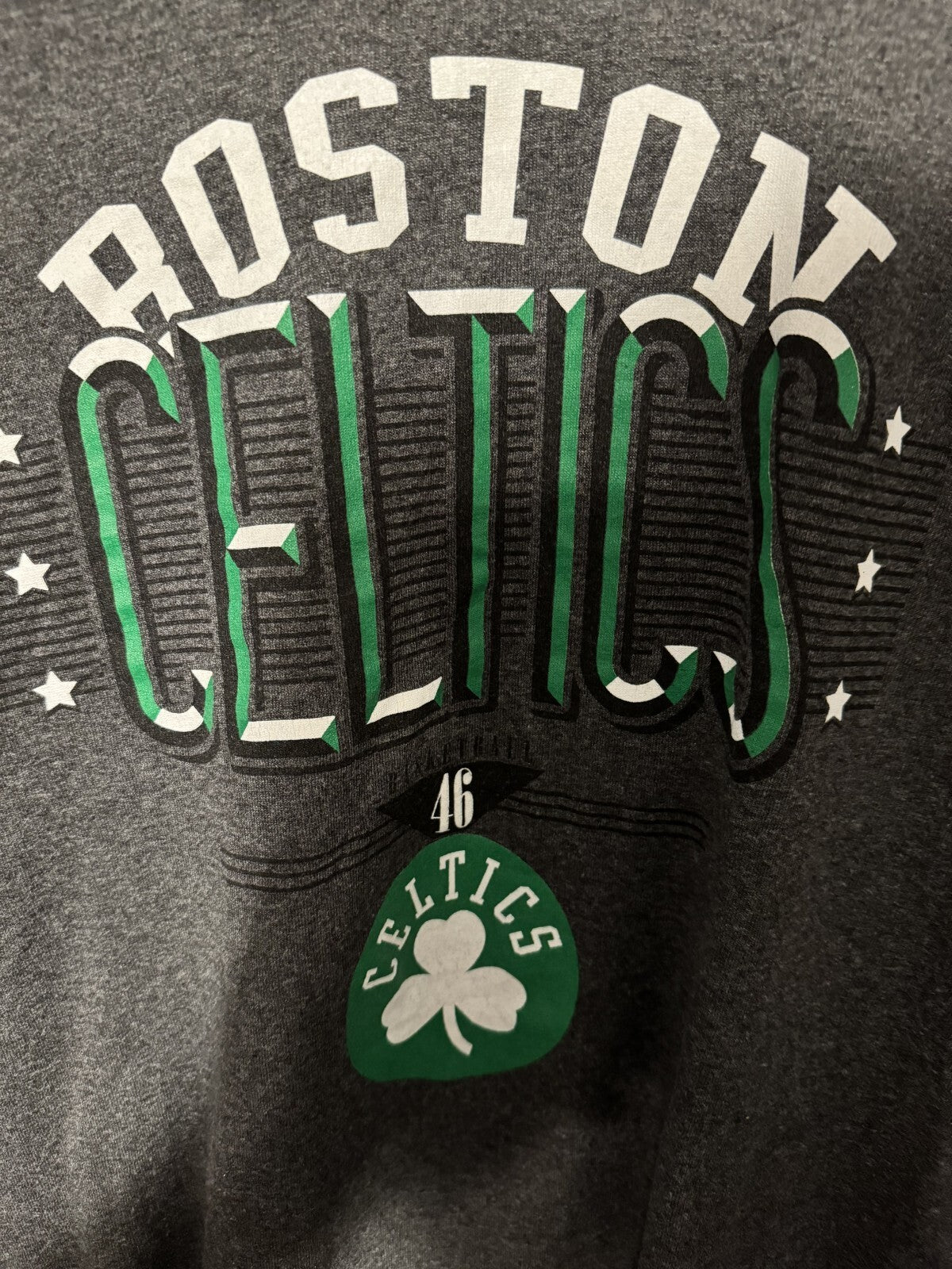 Boston Celtics Unk Short Sleeve T-Shirt Men Size L NBA Gray