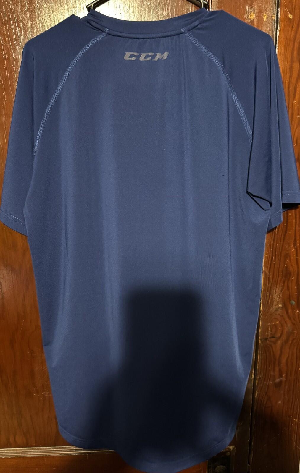 New York Islanders Blue T-shirt Men Sz M CCM