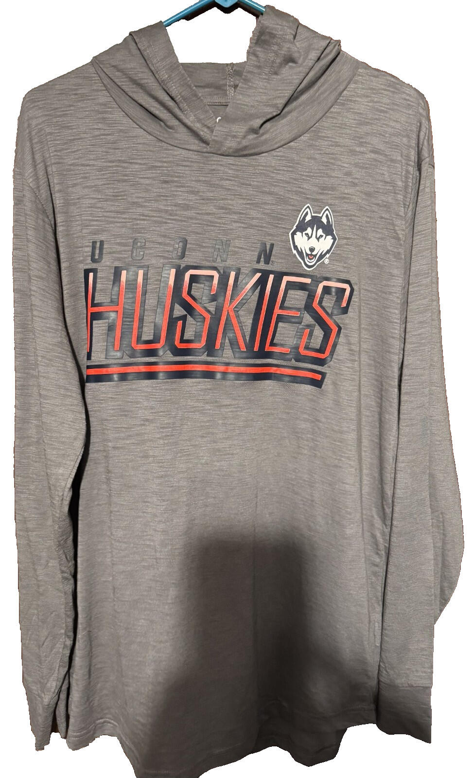 UConn Huskies Hoodie Captivating Men's XL Gray New With Tags