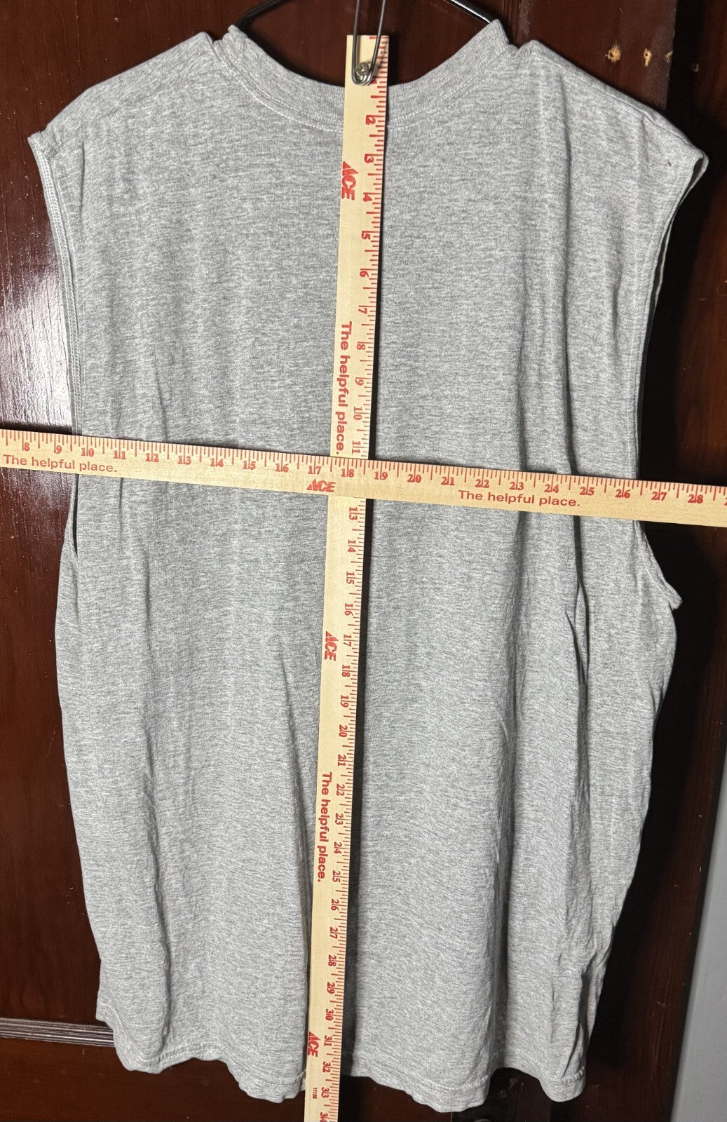 North Carolina Tarheels Sleeveless T-Shirt Men's size XL ? Gray