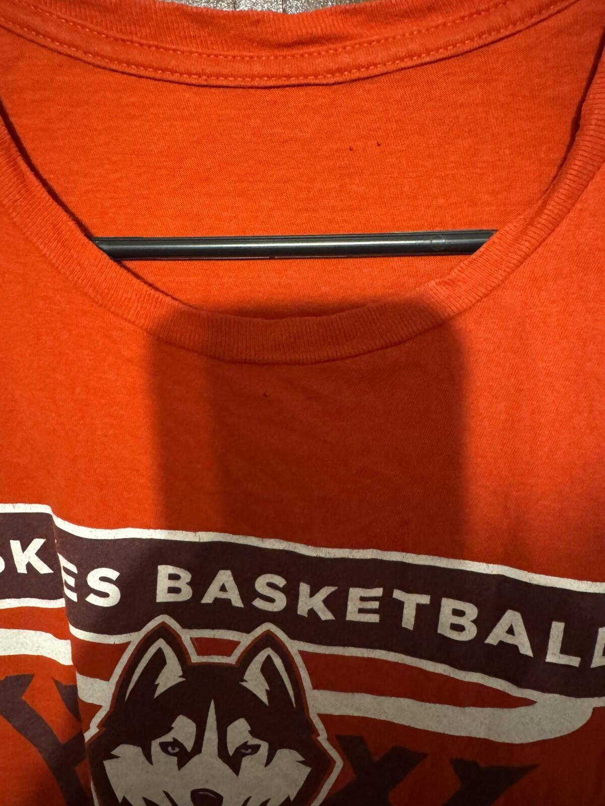 UConn Huskies Short Sleeve Tee Men's XL? Red