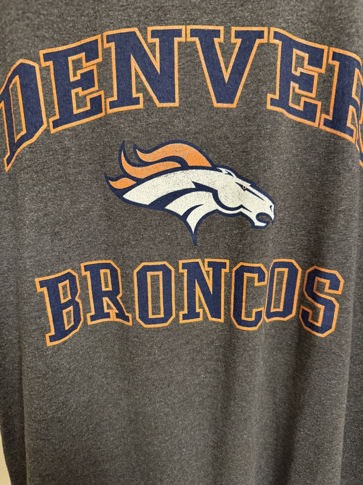 Denver Broncos Short Sleeve T-Shirt Men's L Gray
