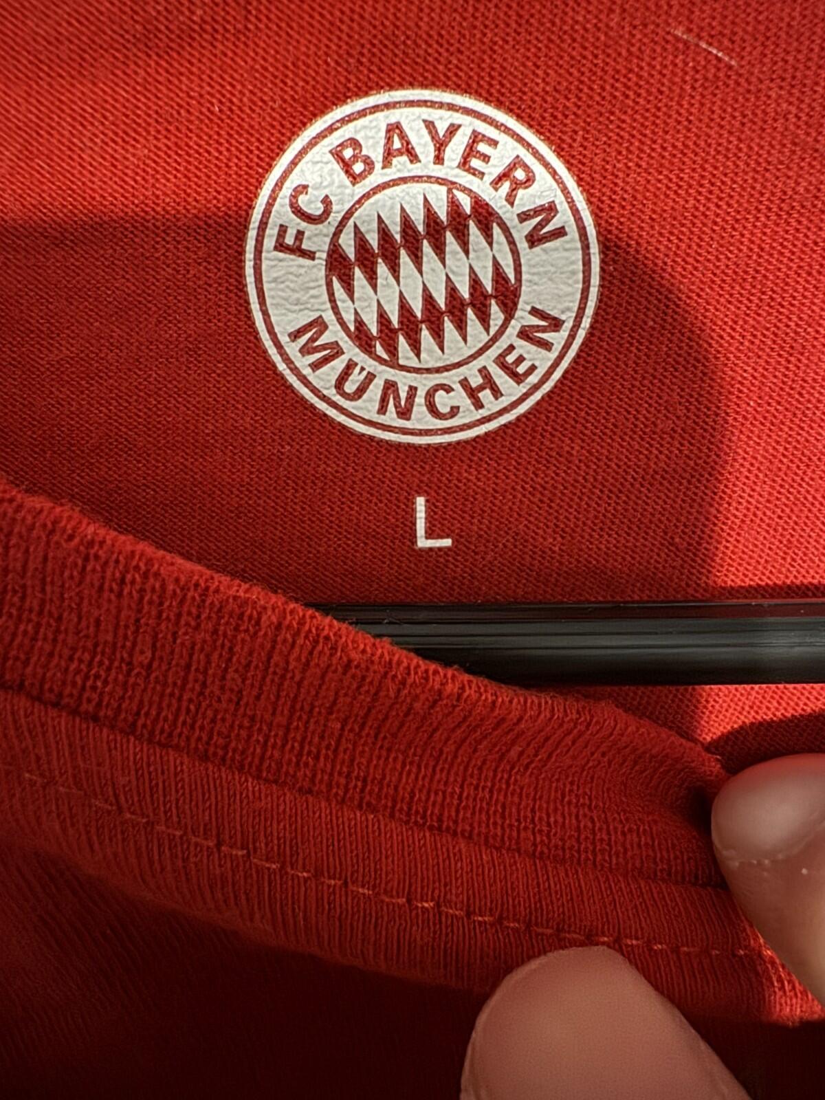 Bayern Munich FC Men's Soccer T-Shirt Size L Red
