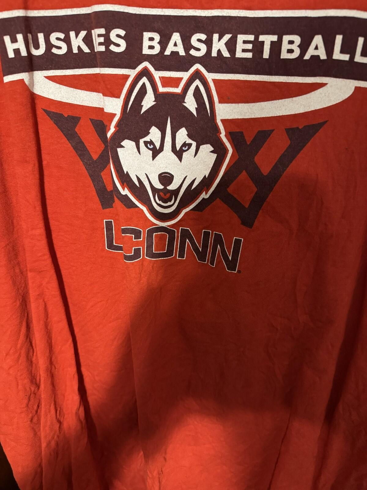 UConn Huskies Short Sleeve Tee Men's XL? Red