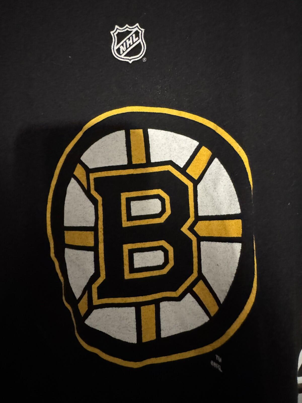 Boston Bruins Reebok Zdeno Chara #33 Black Tee Men's Sz M