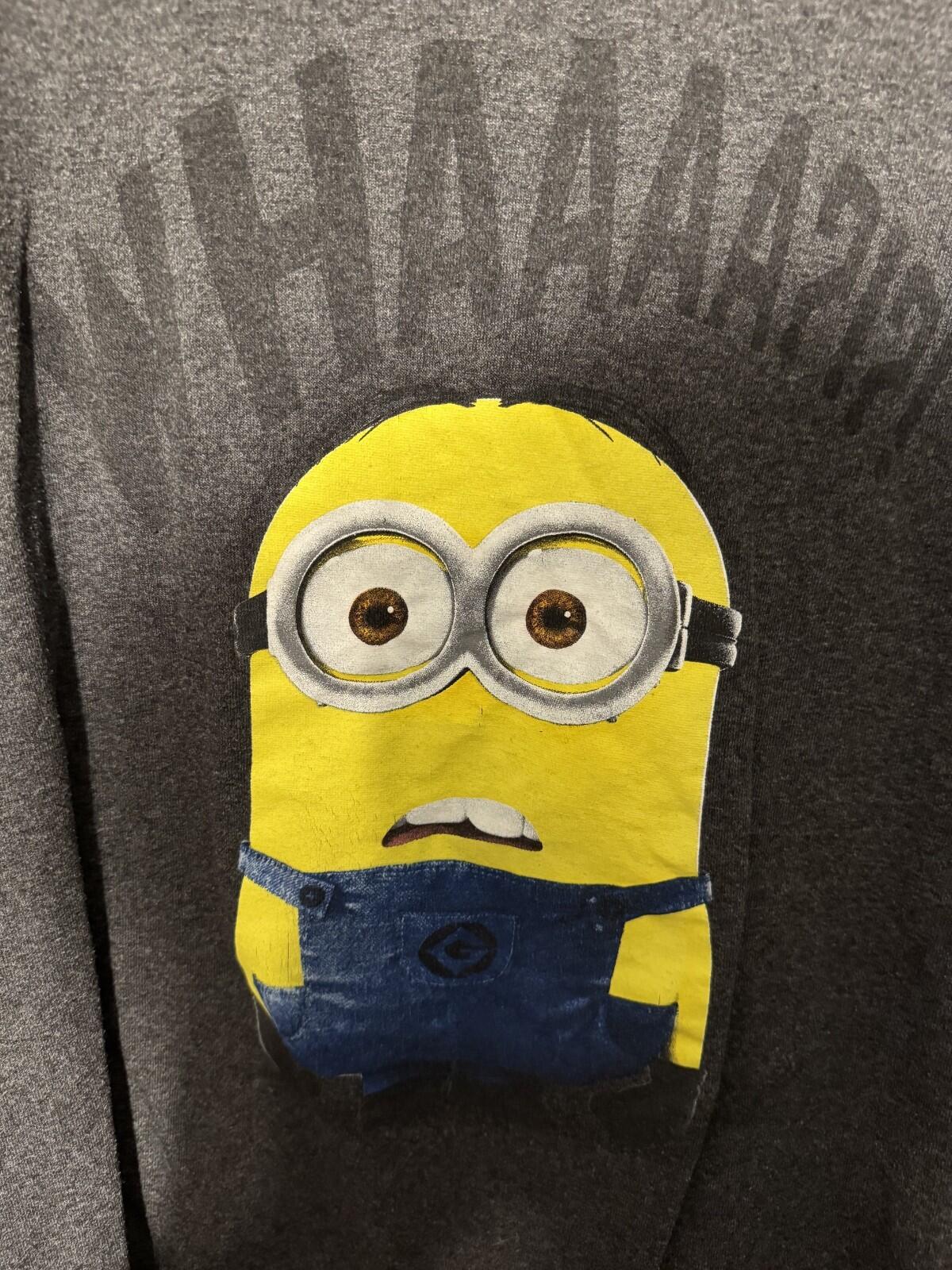 Minions Despicable Me T-Shirt Men's Size XL Gray