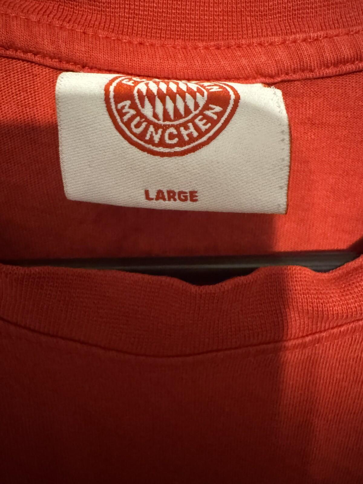 Bayern Munich FC Men's Soccer T-Shirt Size L Red