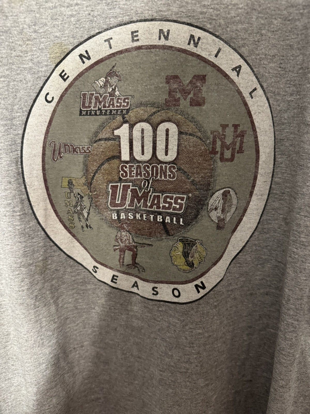 UMass Minutemen Basketball 100th Anniversary T-shirt Men's XL Gray
