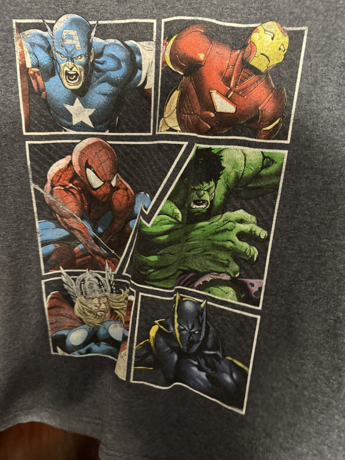 Marvel Avengers Tee Short Sleeve shirt Kid's Size Large Gray