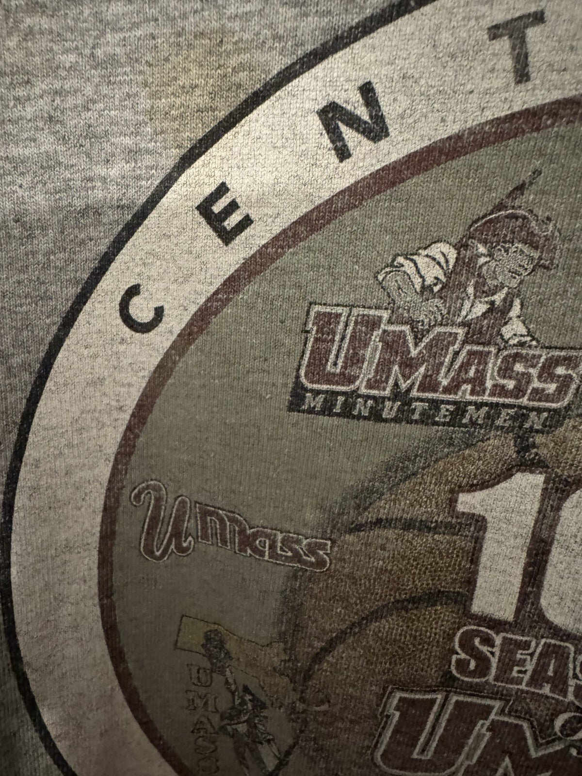 UMass Minutemen Basketball 100th Anniversary T-shirt Men's XL Gray