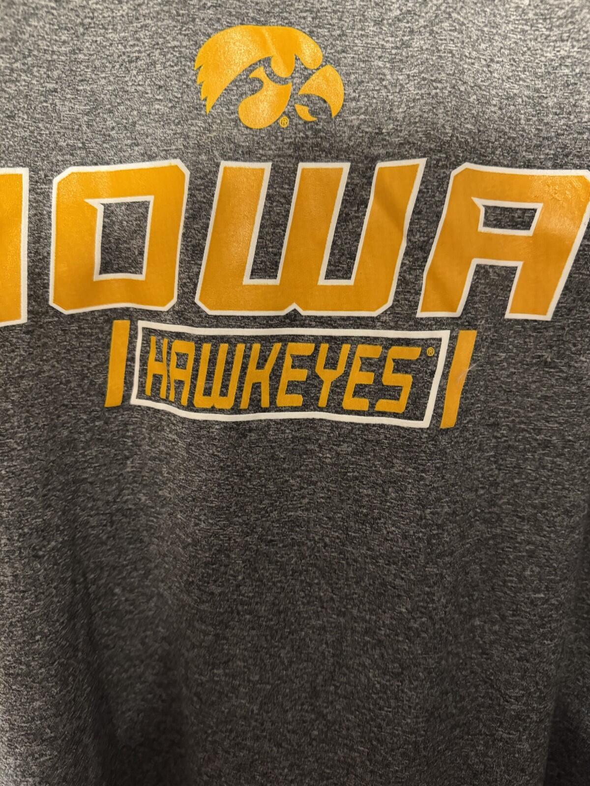 Iowa Hawkeyes Football S/S T-Shirt Yellow Men Sz L Big 10