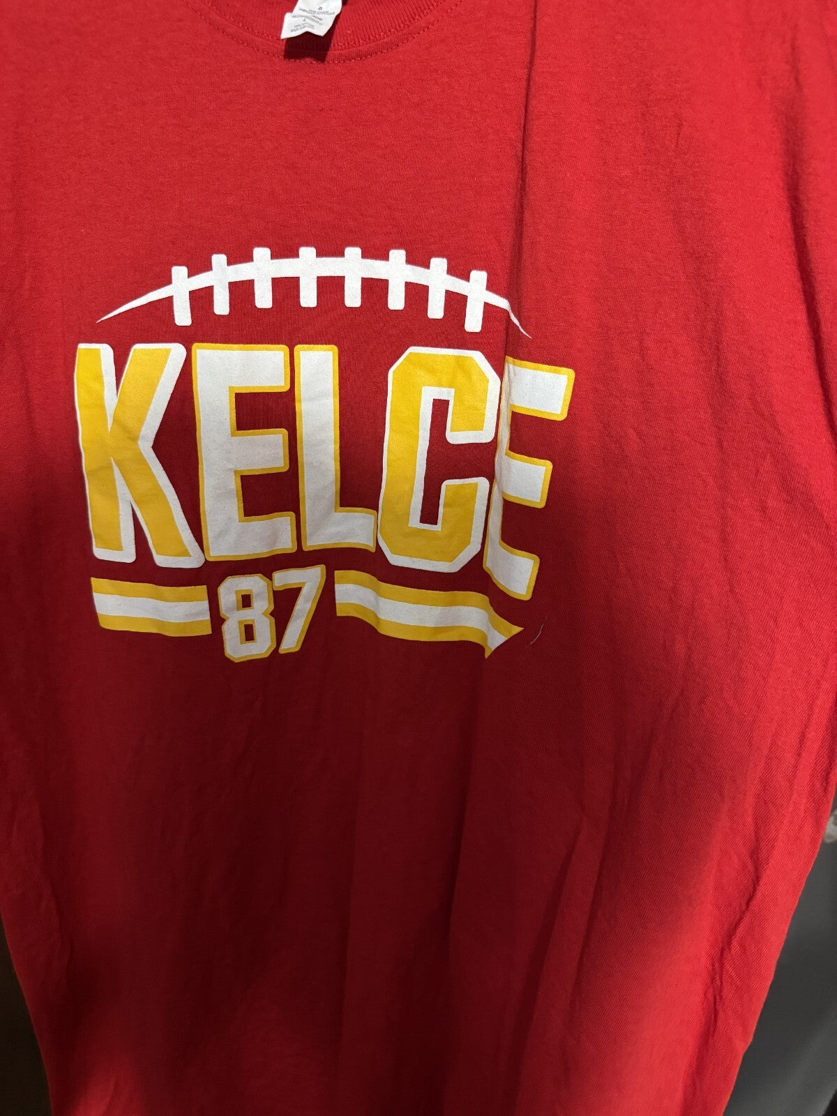 Kansas City Chiefs Travis Kelce Red t-shirt Men's Size L