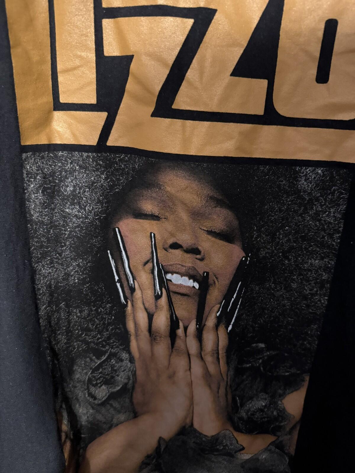Lizzo t-shirt Black Men's size 2XL