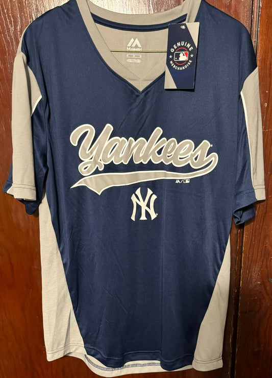 New York Yankees Majestic blue/gray tee size M NEW WITH TAGS