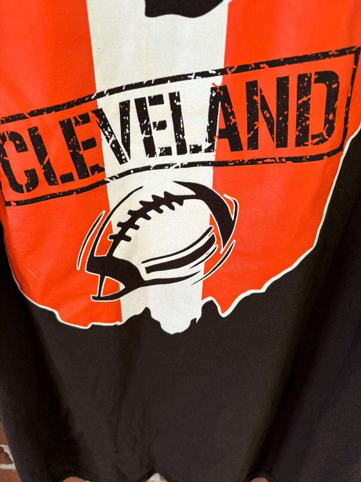 Cleveland Football Men's Size 2XL tee shirt Brown