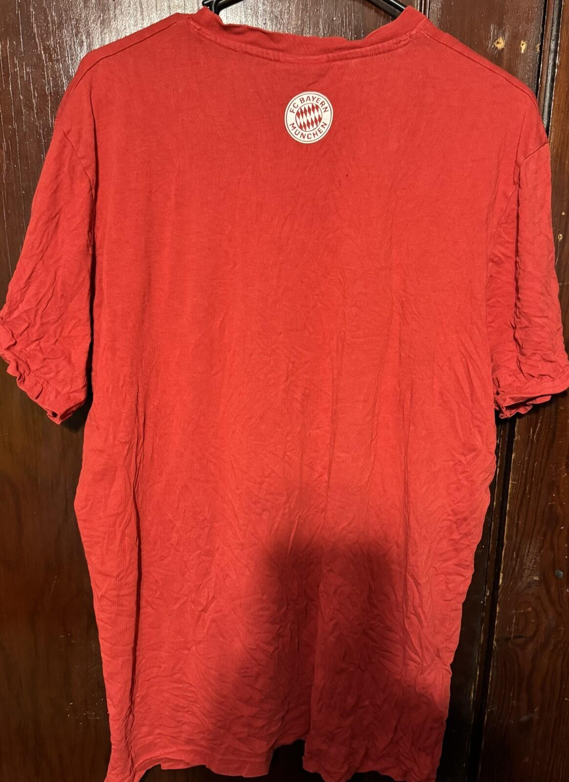 Bayern Munich FC Men's Soccer T-Shirt Size L Red